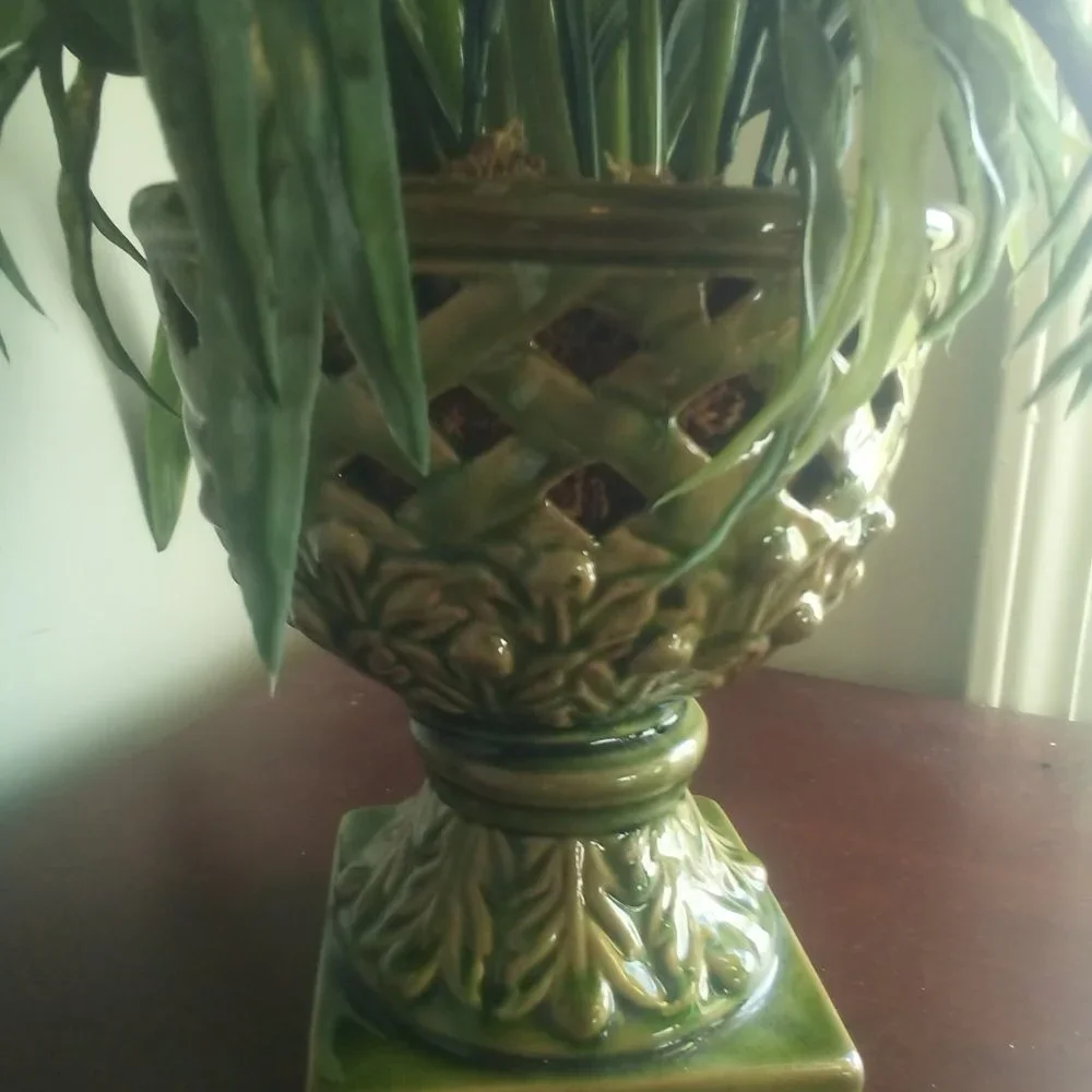 👵EUC VINTAGE calla lily faux FLOWER ARRANGEMENT